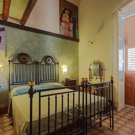 Henry's House فندق سيراكوزا