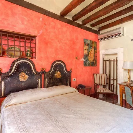 Henry's House سيراكوزا