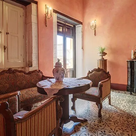 Henry's House فندق سيراكوزا