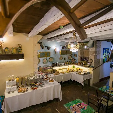 Henry's House Szálloda Szirakúza