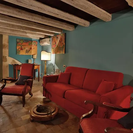 Szálloda Henry's House 4*