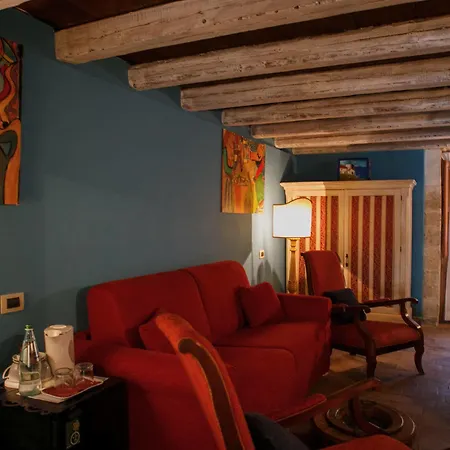 Henry's House 4* Szirakúza